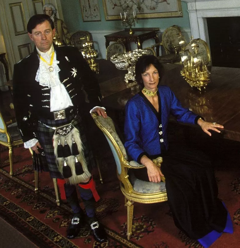 Photo 12th Duke and Duchess of Argyll main dining room Inveraray Castle June 1994